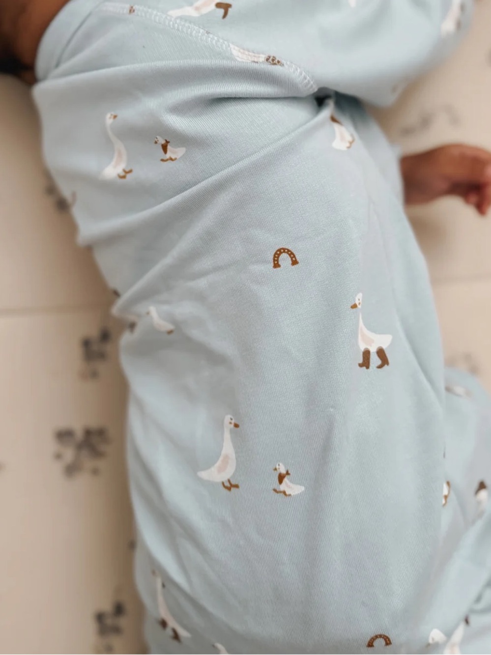 Gunamuna Long Sleeve Transitional Swaddle Sack, Cowboy Goose, 3-6 Months, Tog 1 - Picture 10 of 11